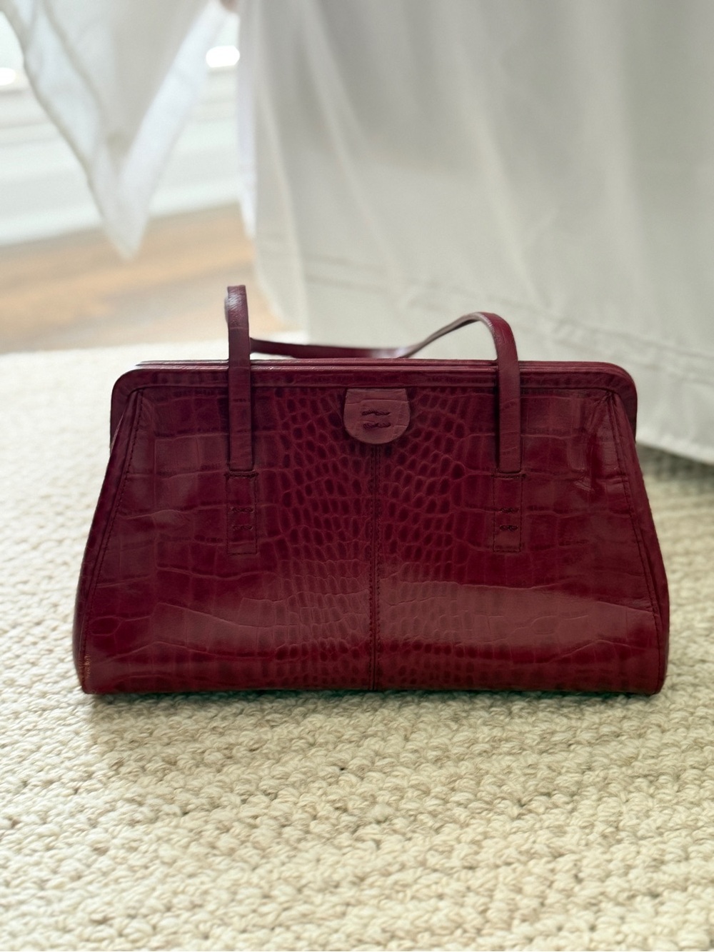 Women’s Croc-Embossed Leather Tote Bag in Deep Burgundy